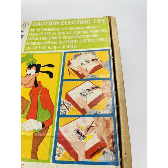 Vintage Disney Light Up Drawing Desk Box World Of Arts & Crafts - Picture 7 of 8